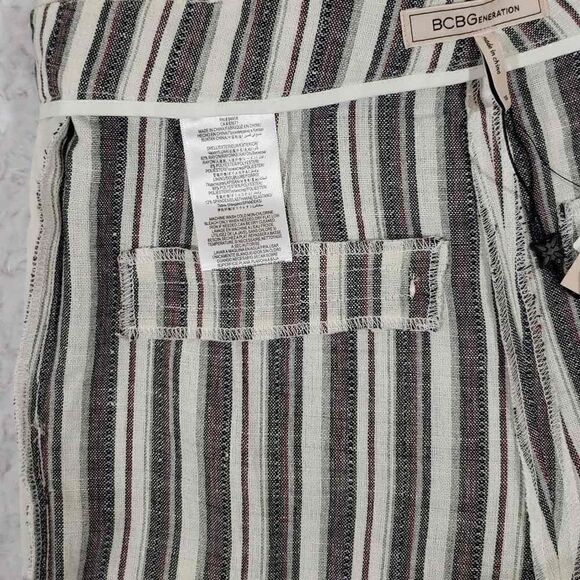 BCBGeneration High Waist Belted Shortie Size Extra Small NWT - Picture 9 of 10